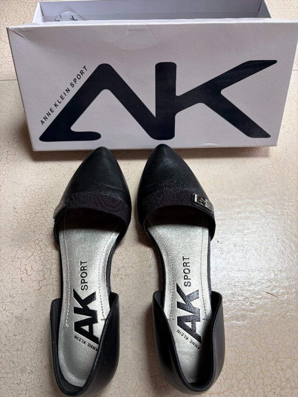 Anne Klein Sport - size 6 Black